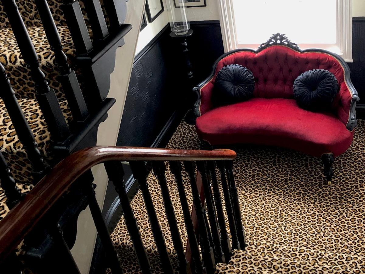 High Tor Guest House Уитби Экстерьер фото