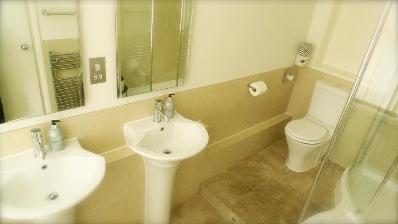 High Tor Guest House Уитби Экстерьер фото