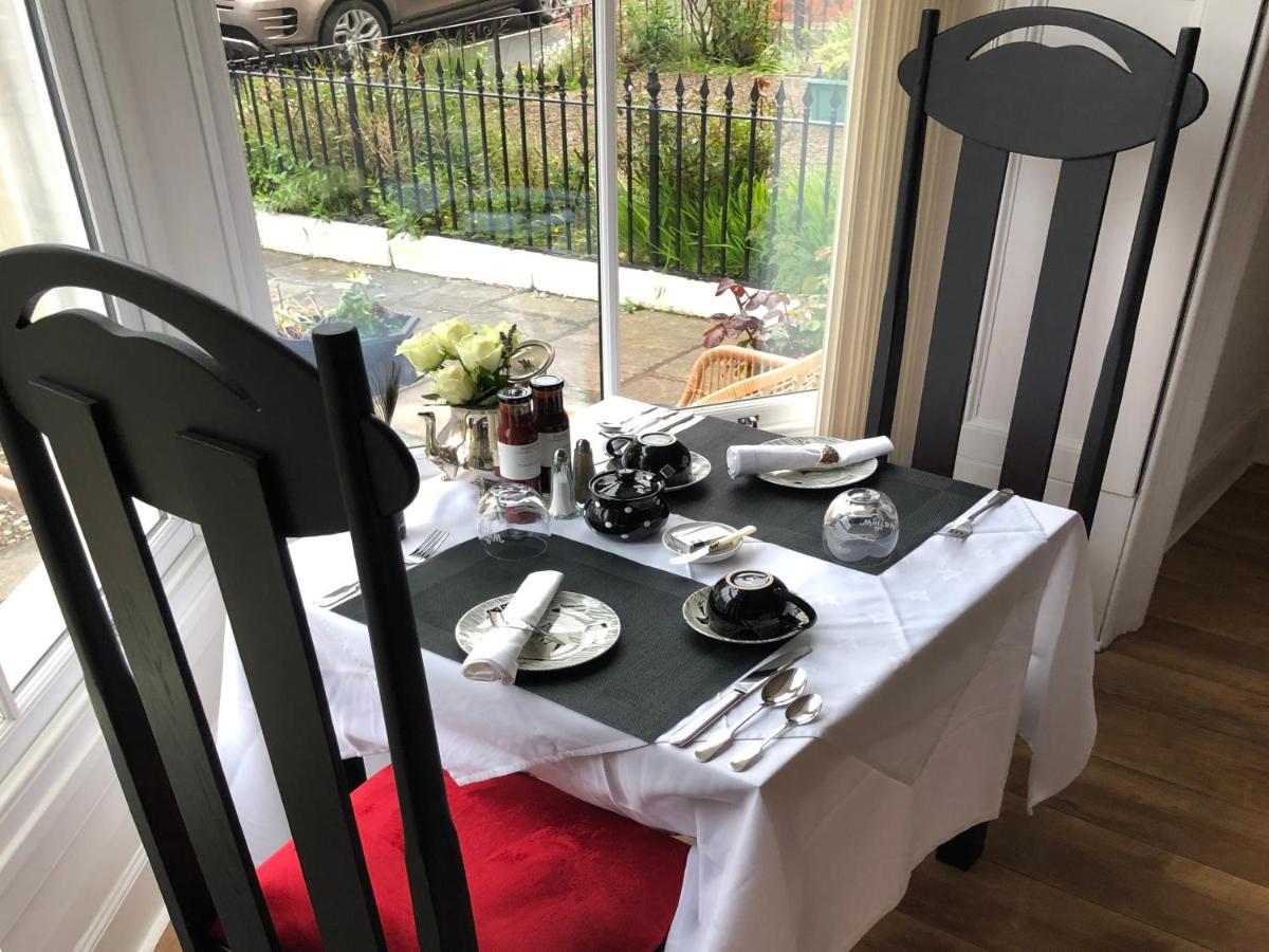 High Tor Guest House Уитби Экстерьер фото