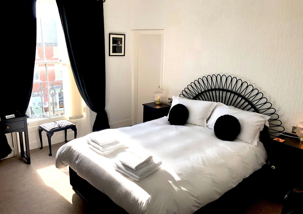 High Tor Guest House Уитби Экстерьер фото